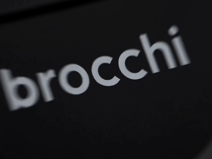 Close-up of the brocchi logo on the trimmer